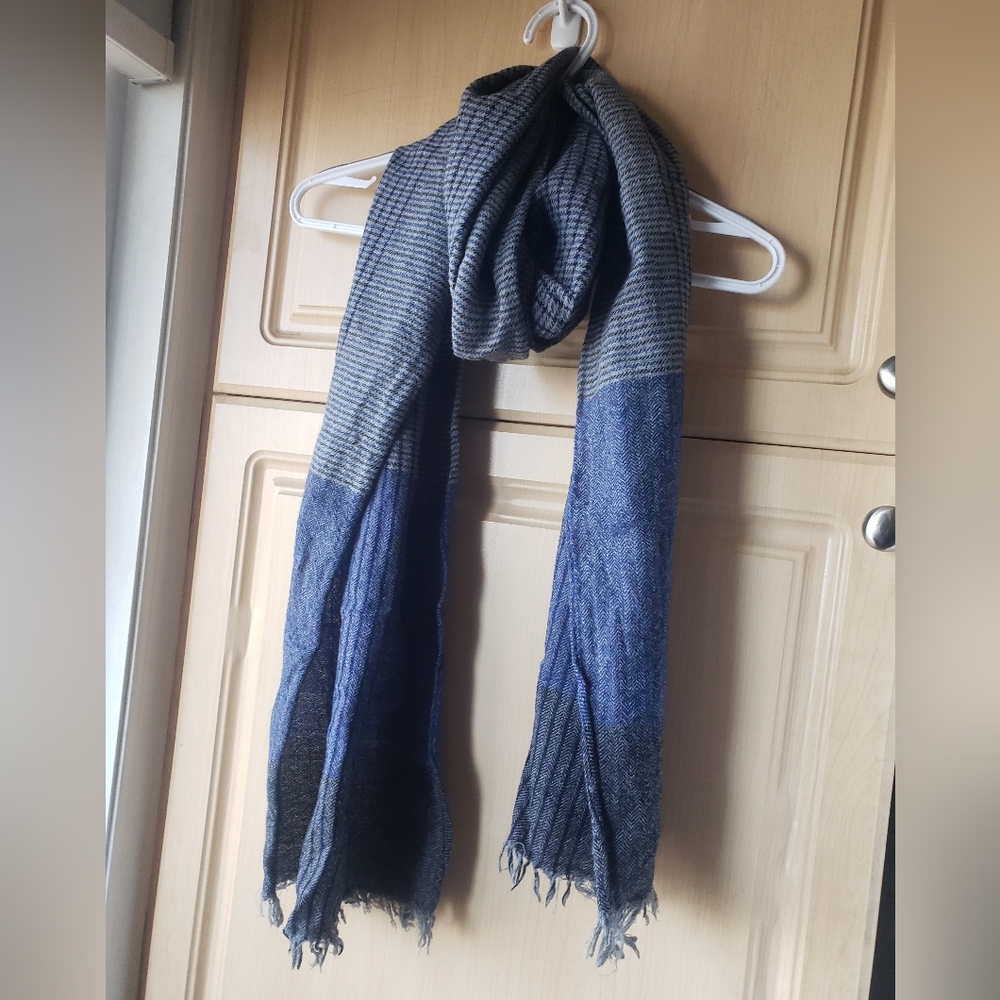 Tommy 100% Wool Gray and Blue Scarf  78" Long By 15"